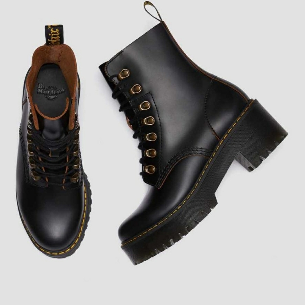 Doc Martens- LEONA WOMEN'S VINTAGE SMOOTH LEATHER